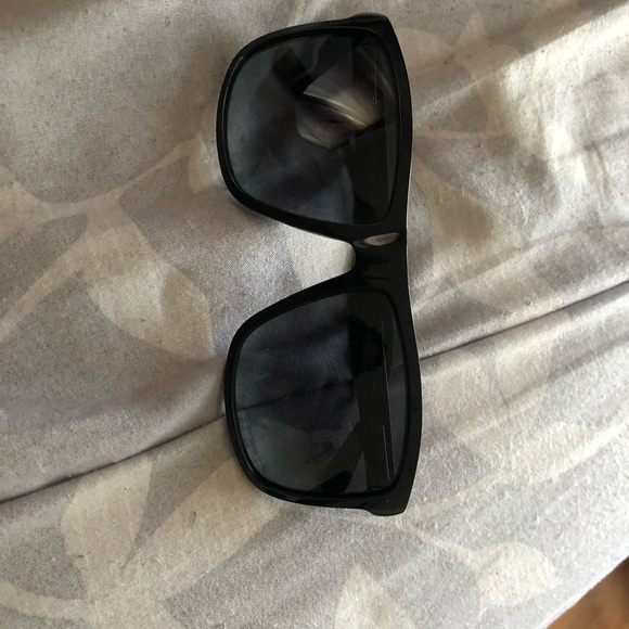 Gucci glasses - Picture 1 of 3